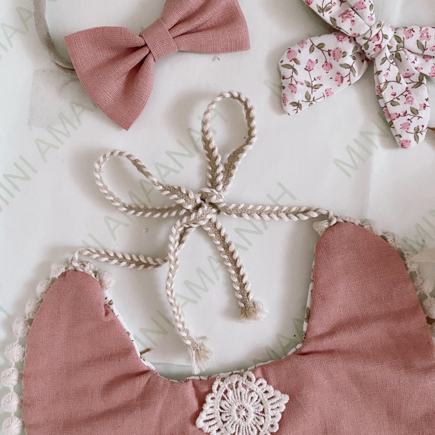 BOHO REVERSIBLE LACE | BIB & BOW SET