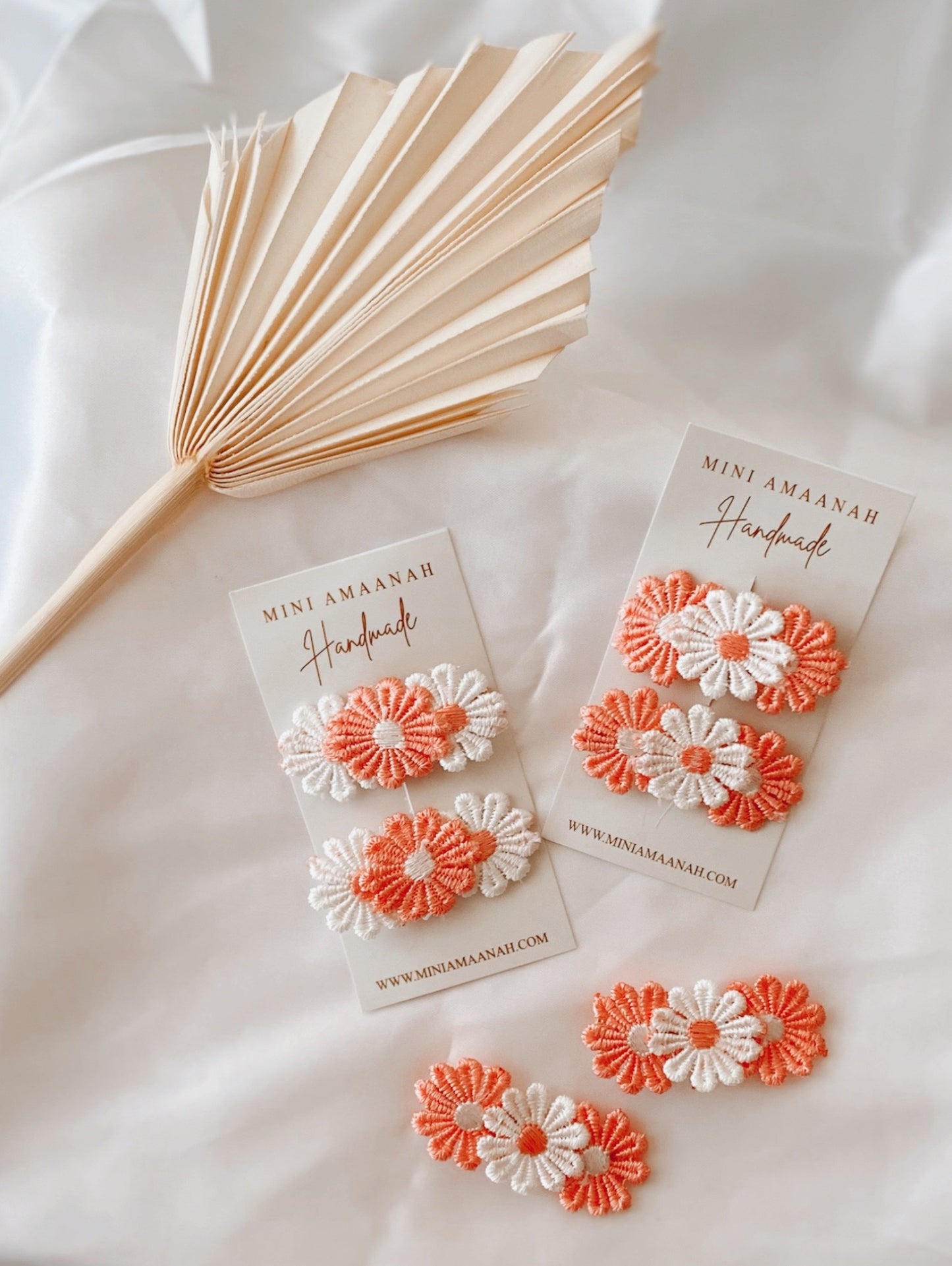 CORAL DAISY | HAIR CLIPS