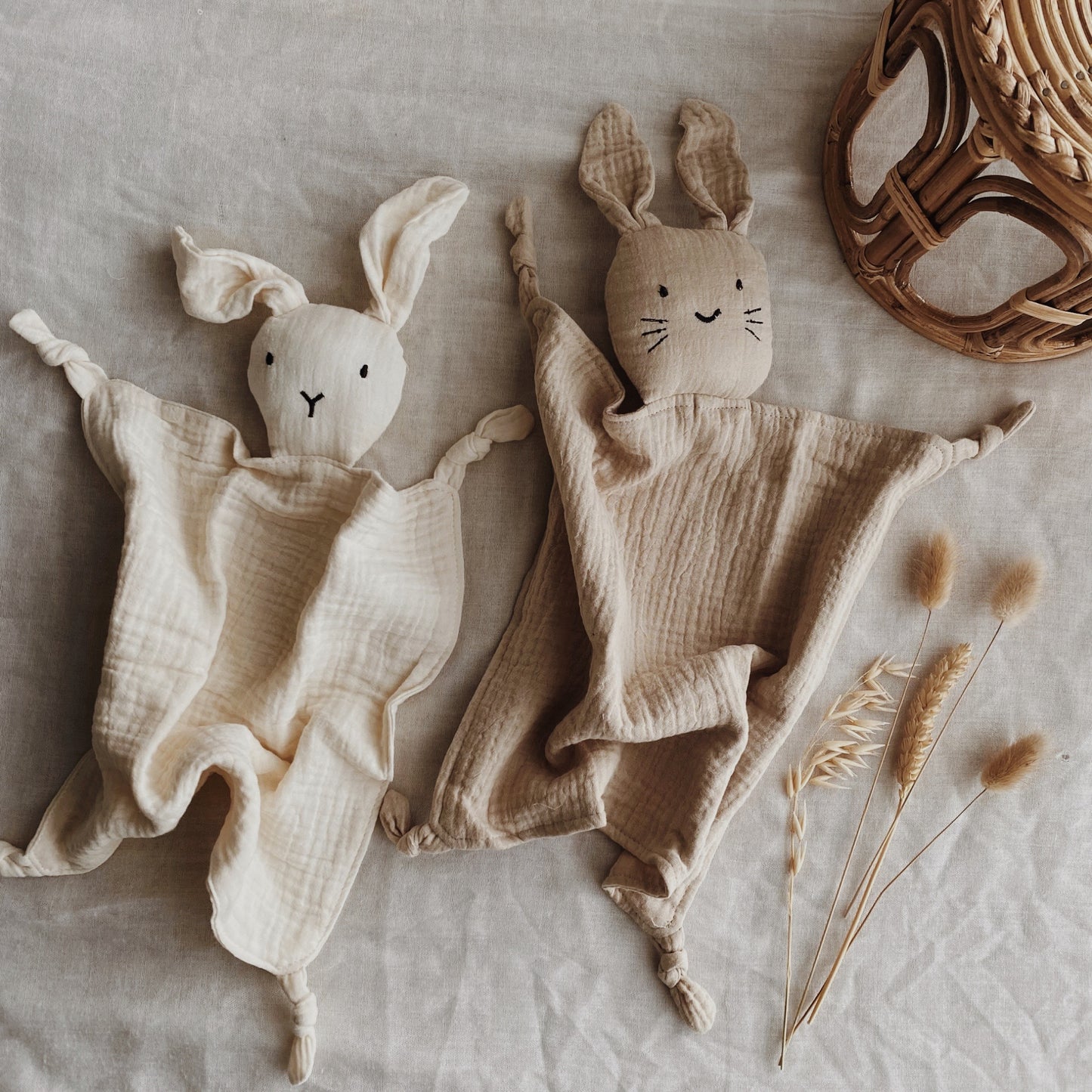 BUNNY MUSLIN COMFORTER | OAT